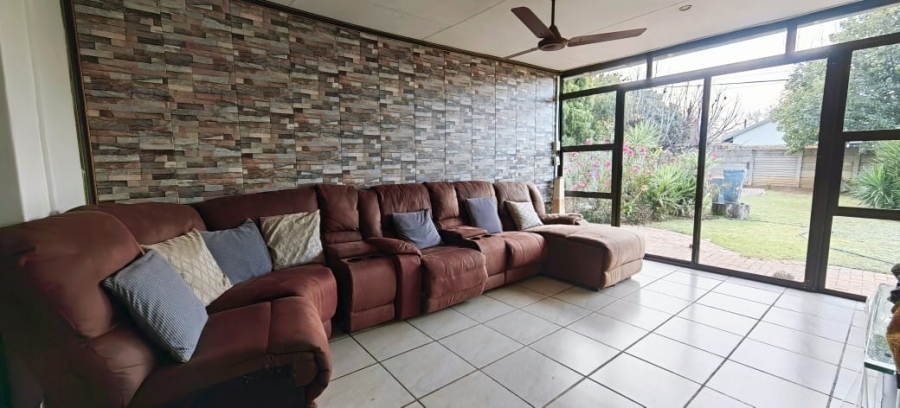 3 Bedroom Property for Sale in Miederpark North West